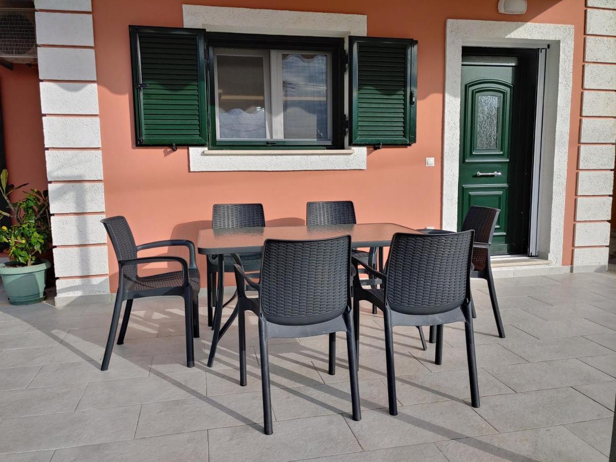Stefanos' Apartment Litheres